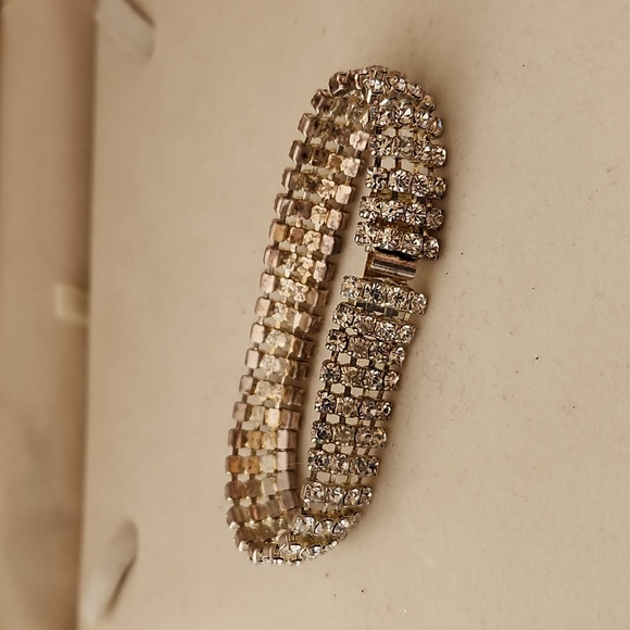 Vintage Rhinestone Bracelet - Picture 3 of 9